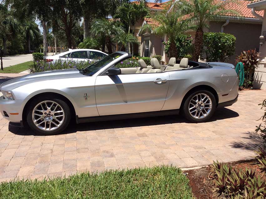 silver 2011 ford mustang